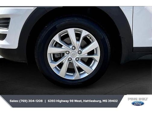 Cream White 2020 Hyundai TUCSON SE