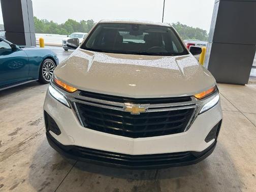 Summit White 2022 Chevrolet Equinox LS