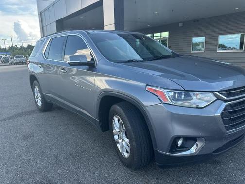 Satin Steel Metallic 2020 Chevrolet Traverse LT W/1LT