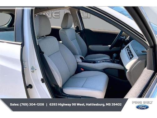 Platinum White Pearl 2022 Honda HR-V LX