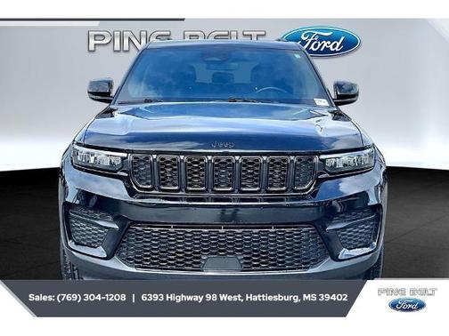 Diamond Black 2022 Jeep Grand Cherokee LAREDO
