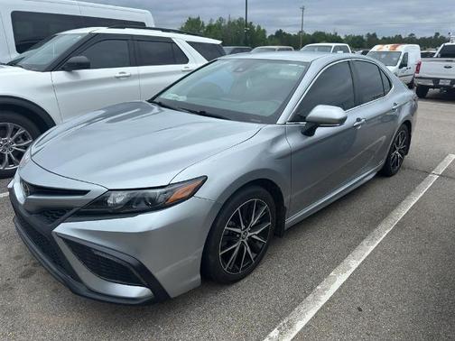 Celestial Silver Metallic 2022 Toyota Camry SE
