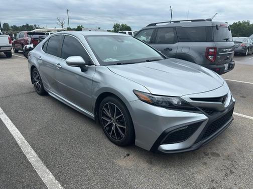 Celestial Silver Metallic 2022 Toyota Camry SE