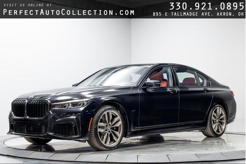 Black Sapphire Metallic 2022 BMW M760 xDrive
