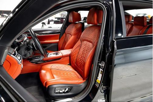 2022 BMW M760 xDrive