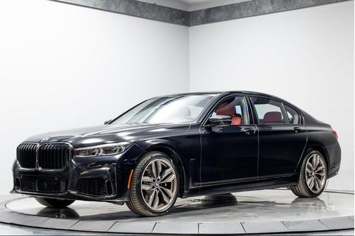 Black Sapphire Metallic 2022 BMW M760 xDrive