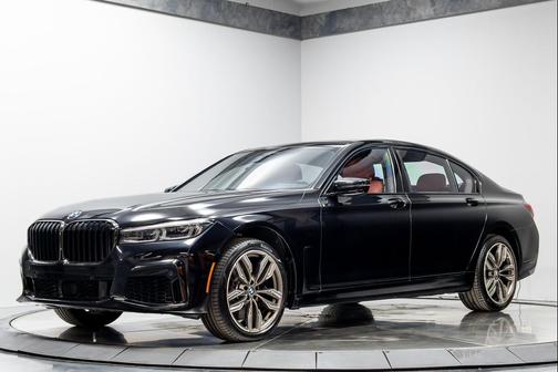 Black Sapphire Metallic 2022 BMW M760 xDrive