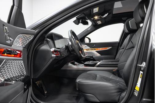 2023 BMW 760 i xDrive