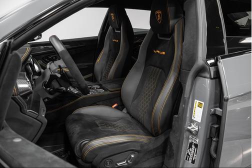 2023 Lamborghini Urus Performante