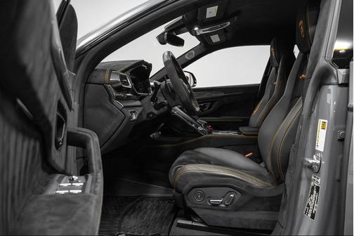 2023 Lamborghini Urus Performante