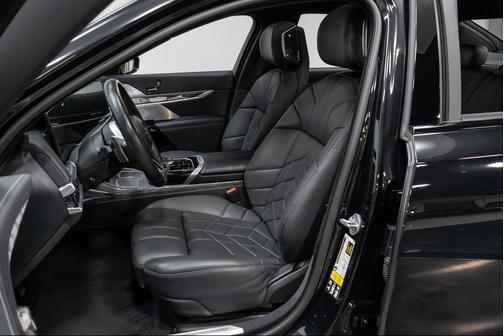 2023 BMW 760 i xDrive