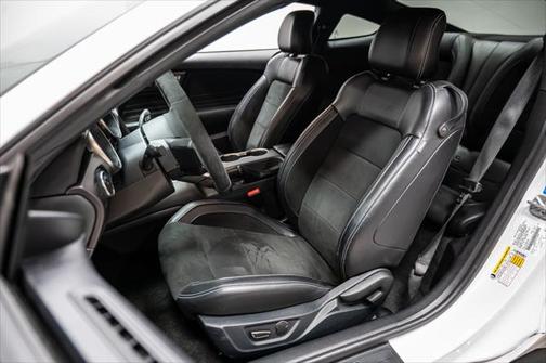 2016 Ford Shelby GT350 Base