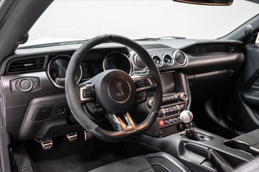 2016 Ford Shelby GT350 Base