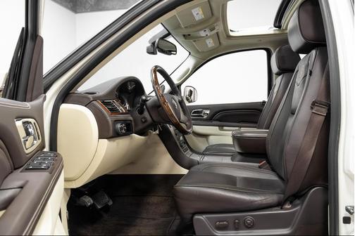 2014 Cadillac Escalade Platinum Edition