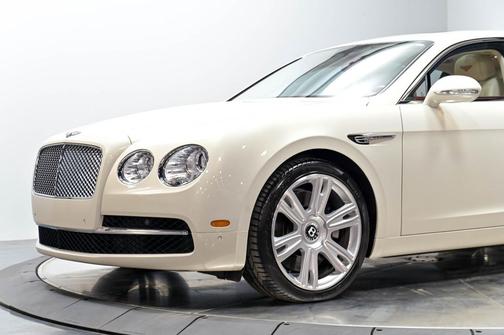 Ghost White Pearlescent 2016 Bentley Flying Spur W12