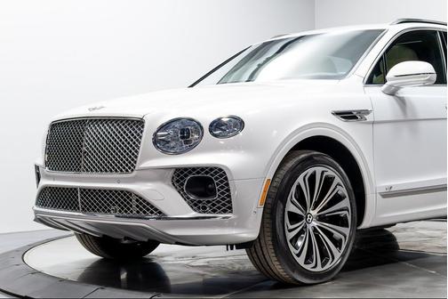 Ice Metallic 2021 Bentley Bentayga V8