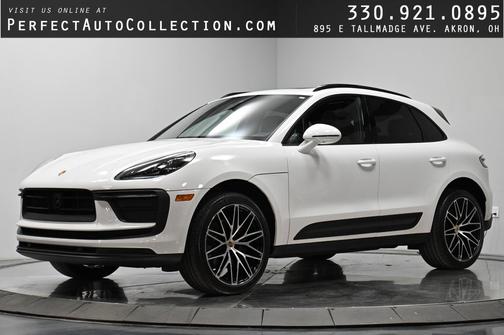 2023 Porsche Macan Base