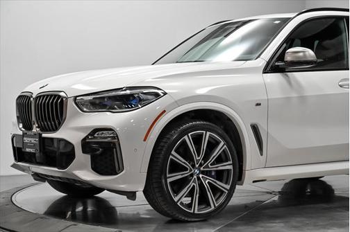 2021 BMW X5 M50i