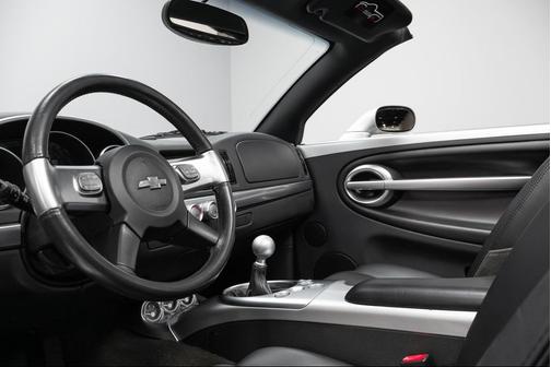 2005 Chevrolet SSR Base