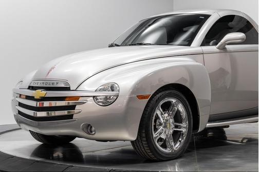 2005 Chevrolet SSR Base
