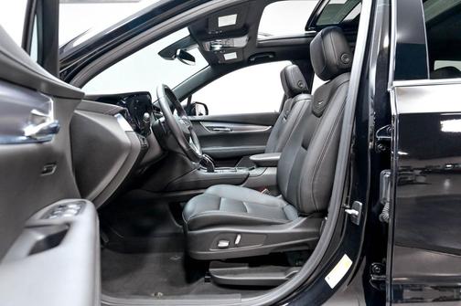 Stellar Black Metallic 2022 Cadillac XT6 Luxury FWD