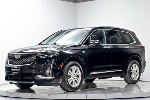 Stellar Black Metallic 2022 Cadillac XT6 Luxury FWD