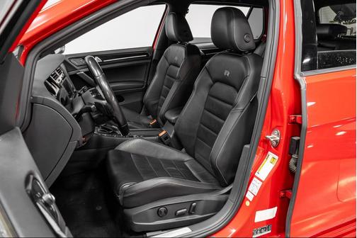 2016 Volkswagen Golf R 2.0T DSG