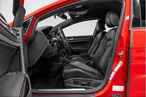 2016 Volkswagen Golf R 2.0T DSG