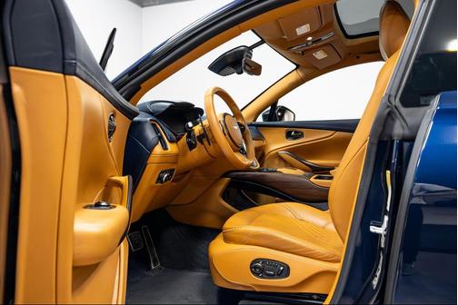 2021 Aston Martin DBX Base