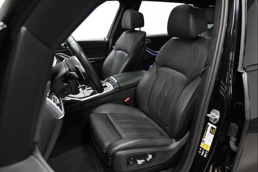 2022 BMW X7 M50i