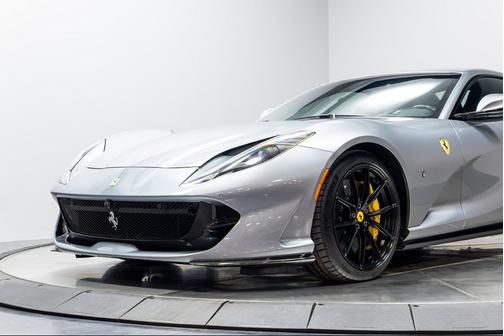 Grigio Titanio Metallic 2018 Ferrari 812 Superfast Base