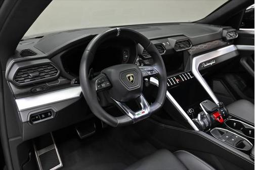2019 Lamborghini Urus Base