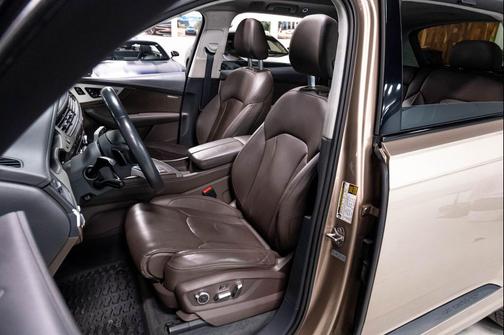 Cobra Beige Metallic 2019 Audi Q7 55 Prestige