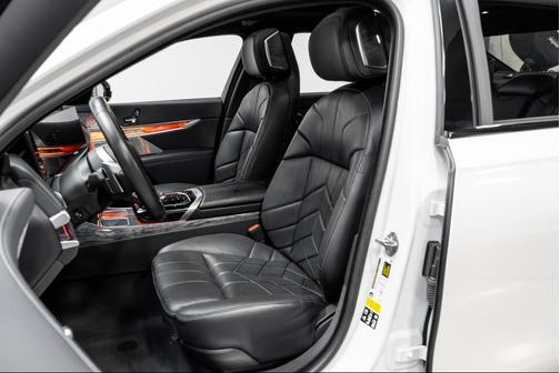 2023 BMW 760 i xDrive