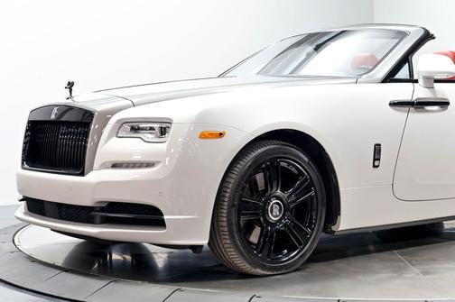 Commissioned Collection Arctic White / Jubilee Silver 2017 Rolls-Royce Dawn