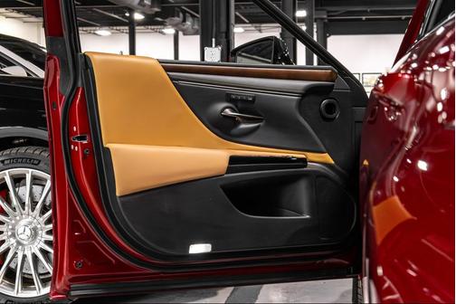 2022 Lexus ES 300h Base