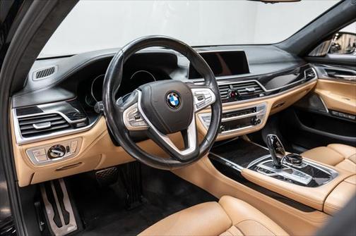 2016 BMW 750 i xDrive