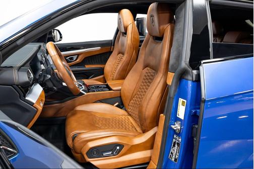 2019 Lamborghini Urus Base