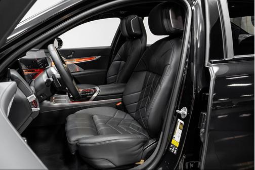 2023 BMW 760 i xDrive