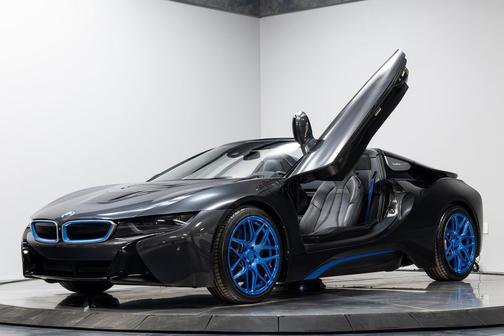 2019 BMW i8 2D Convertible