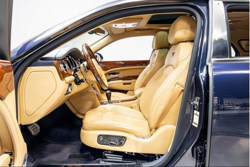 Blue 2017 Bentley Mulsanne 4D Sedan