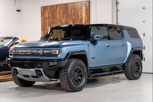 Neptune Blue Matte 2024 GMC HUMMER EV SUV 3X