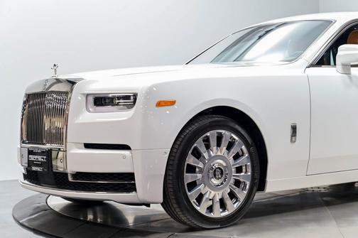 Arctic White 2022 Rolls-Royce Phantom 4D Sedan