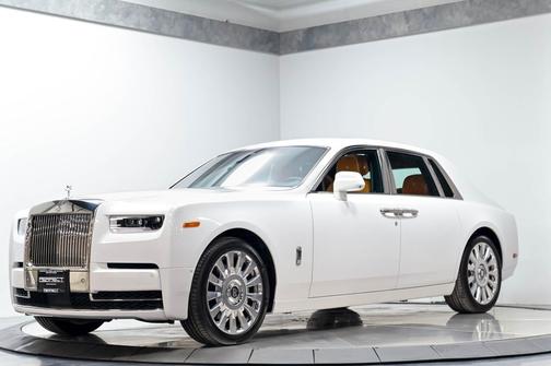 Arctic White 2022 Rolls-Royce Phantom 4D Sedan