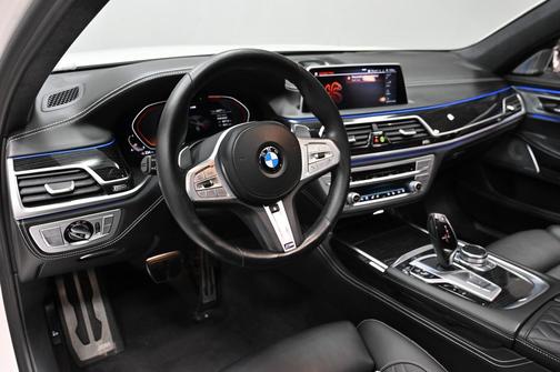 2021 BMW 750 i xDrive