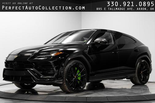 2022 Lamborghini Urus Graphite Capsule