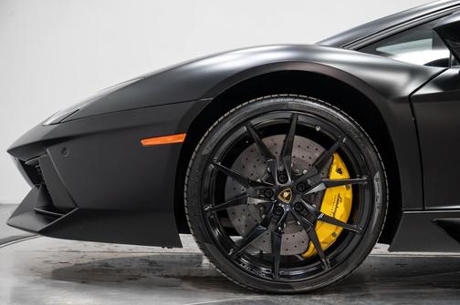 2014 Lamborghini Aventador LP700-4