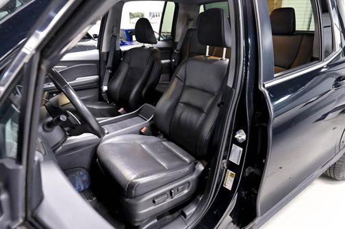 Crystal Black Pearl 2023 Honda Ridgeline RTL
