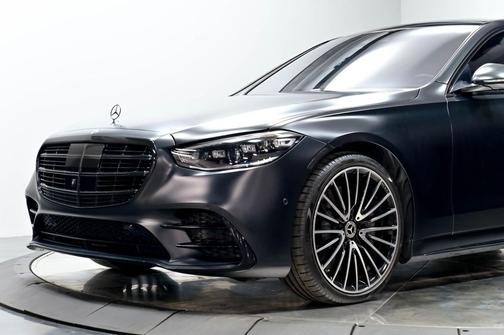 MANUFAKTUR Signature Night Black Magno 2022 Mercedes-Benz S-Class 4MATIC
