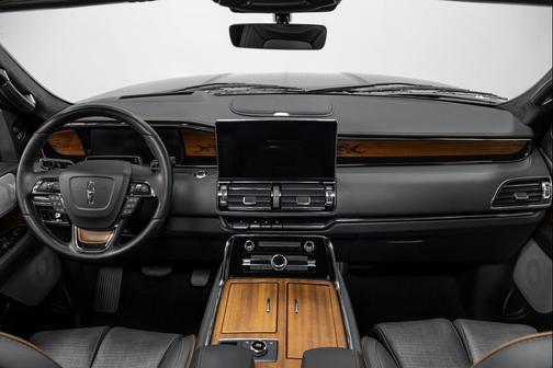 2022 Lincoln Navigator Black Label
